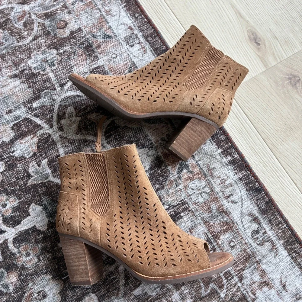 TOMS Majorca Perforated Suede Open Toe Booties Tan Brown Womens 7.5 10010015